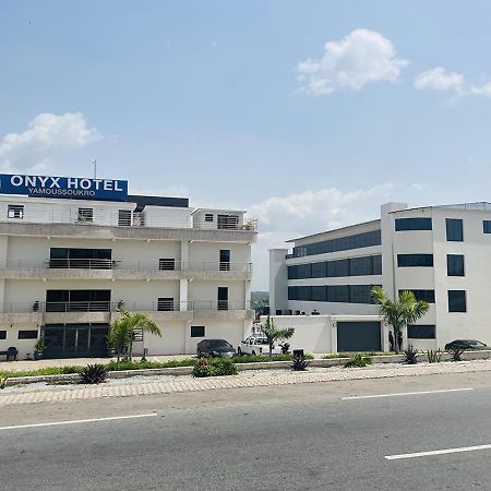 Onyx Hotel Yamoussoukro Buitenkant foto