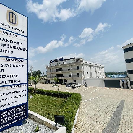 Onyx Hotel Yamoussoukro Buitenkant foto