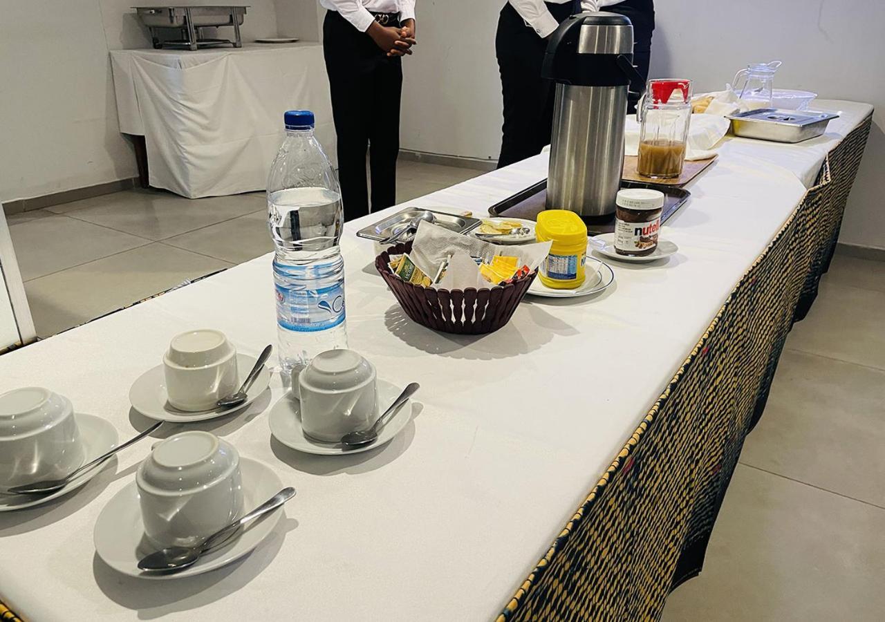 Onyx Hotel Yamoussoukro Buitenkant foto