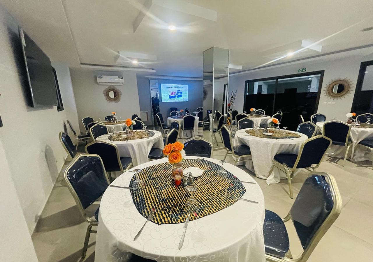 Onyx Hotel Yamoussoukro Buitenkant foto