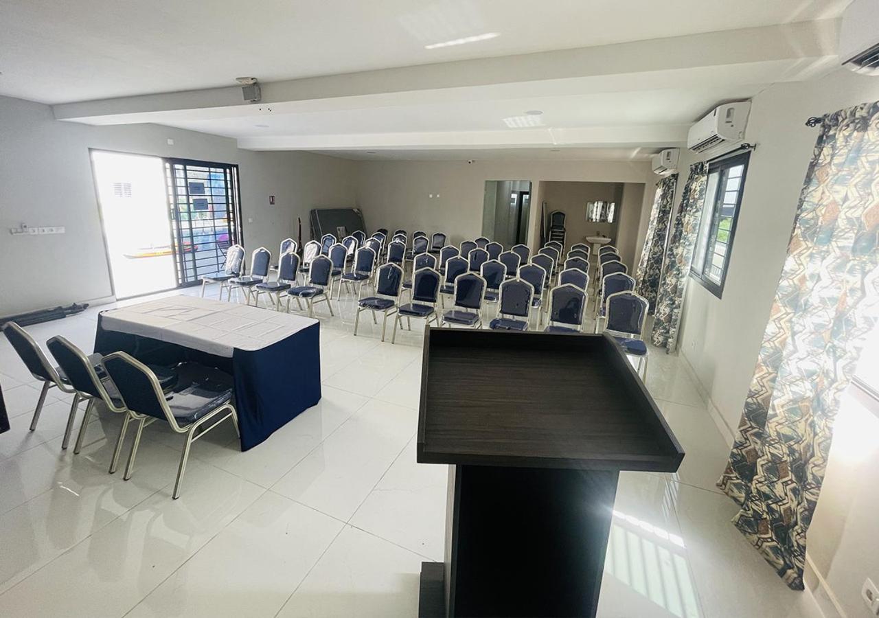 Onyx Hotel Yamoussoukro Buitenkant foto