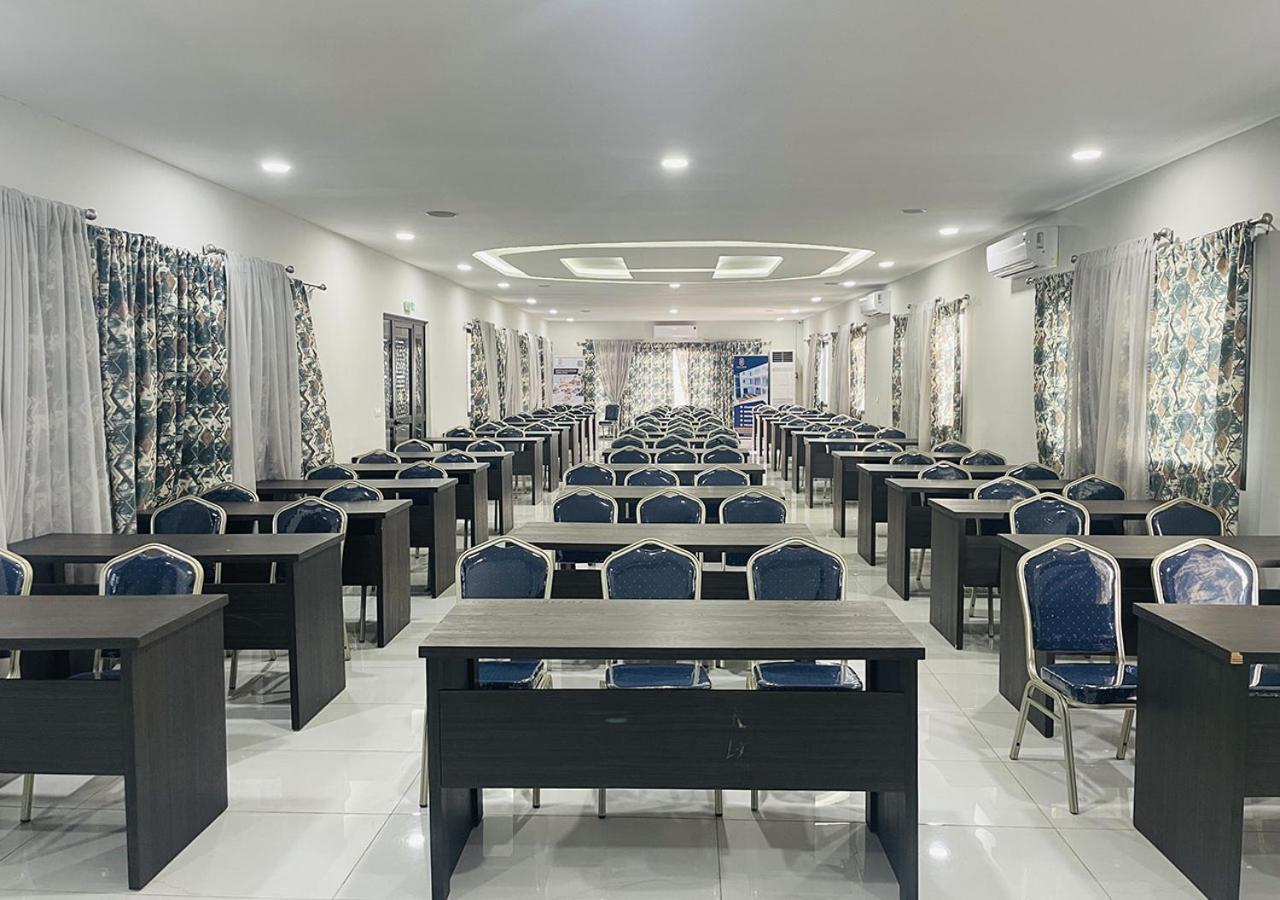 Onyx Hotel Yamoussoukro Buitenkant foto